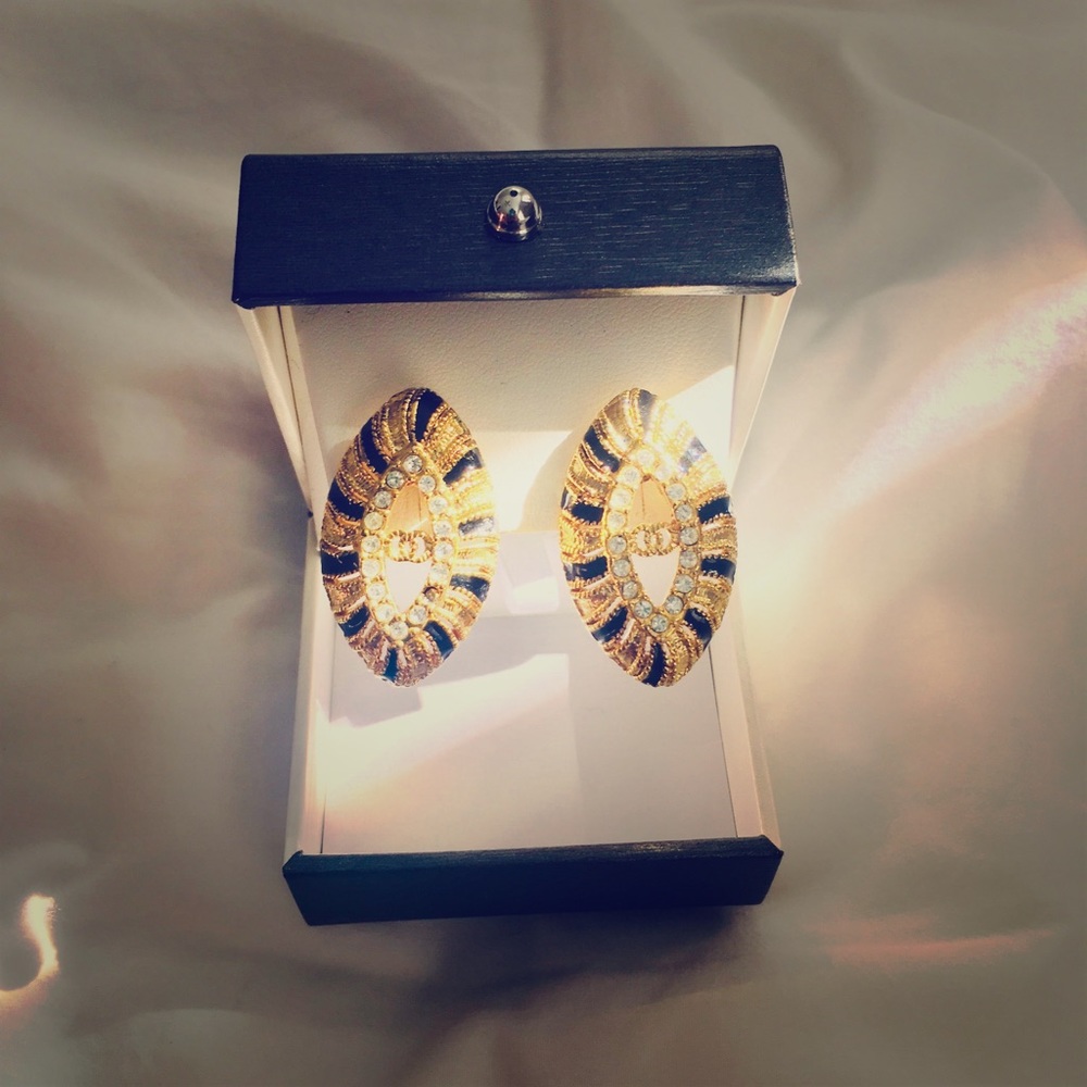 Black & Gold earrings